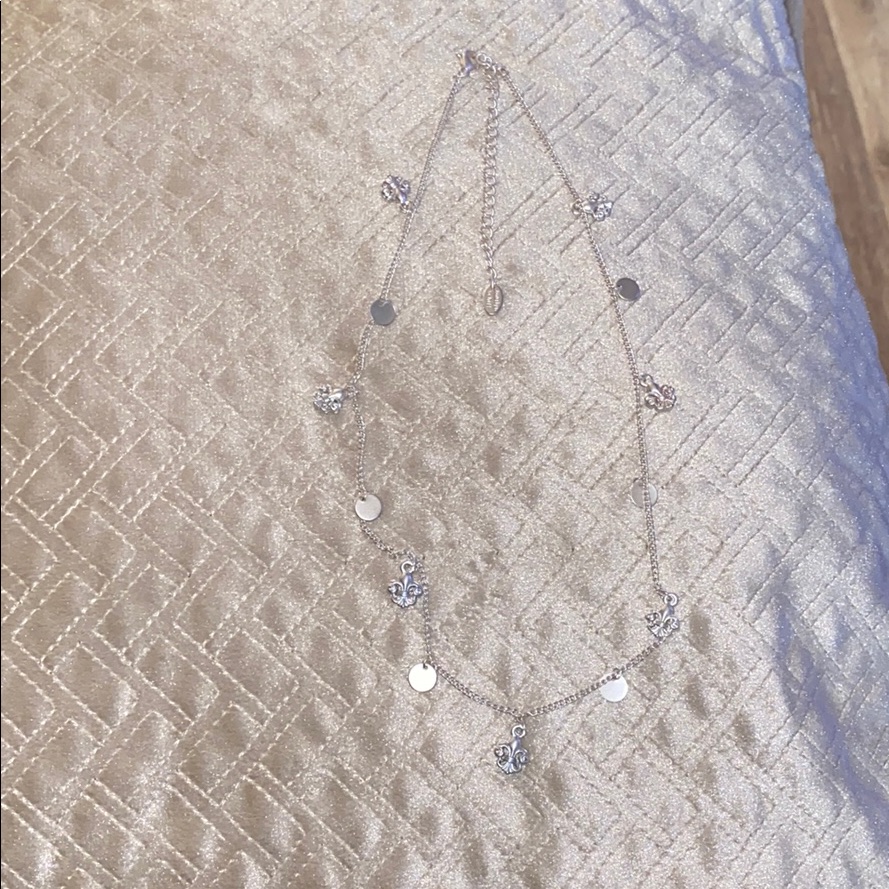 Marlyn Schiff- Delicate Fleur-De-Lis Necklace 13$